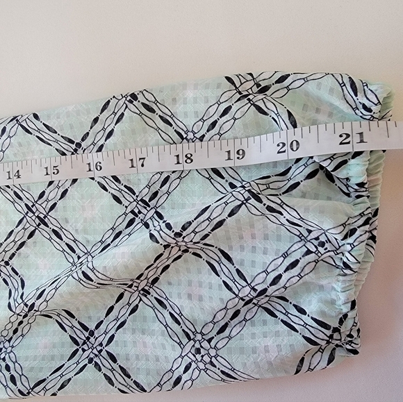 CROFT & Barrow Scoopneck Trellis Print Blouse Size L EUC - Picture 6 of 9